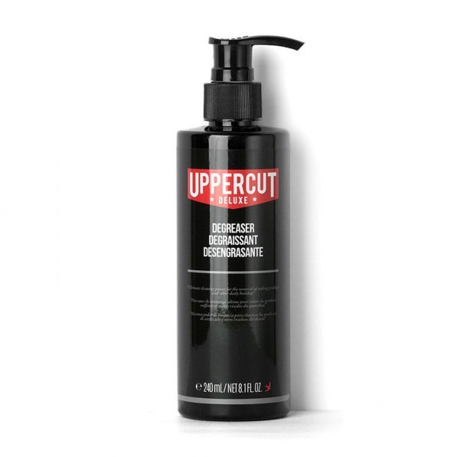Szampon do włosów zmywający pomady i produkty do stylizacji włosów Uppercut Deluxe Degreaser 240 ml 