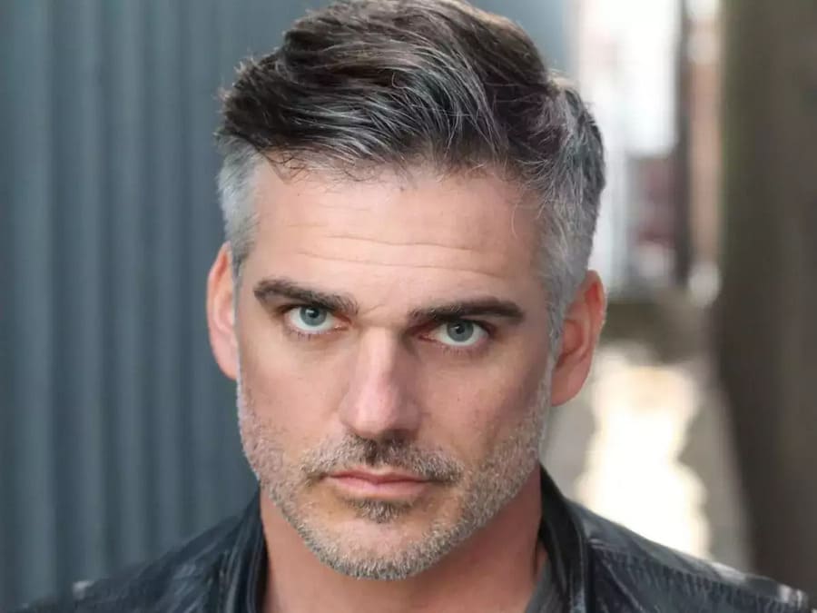 Naturalne sposoby na redukcję siwych włosów